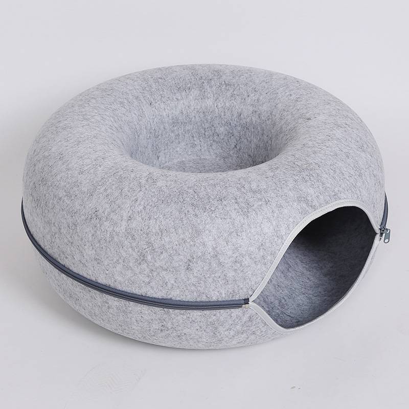 Felt Tunnel Bed in light grey